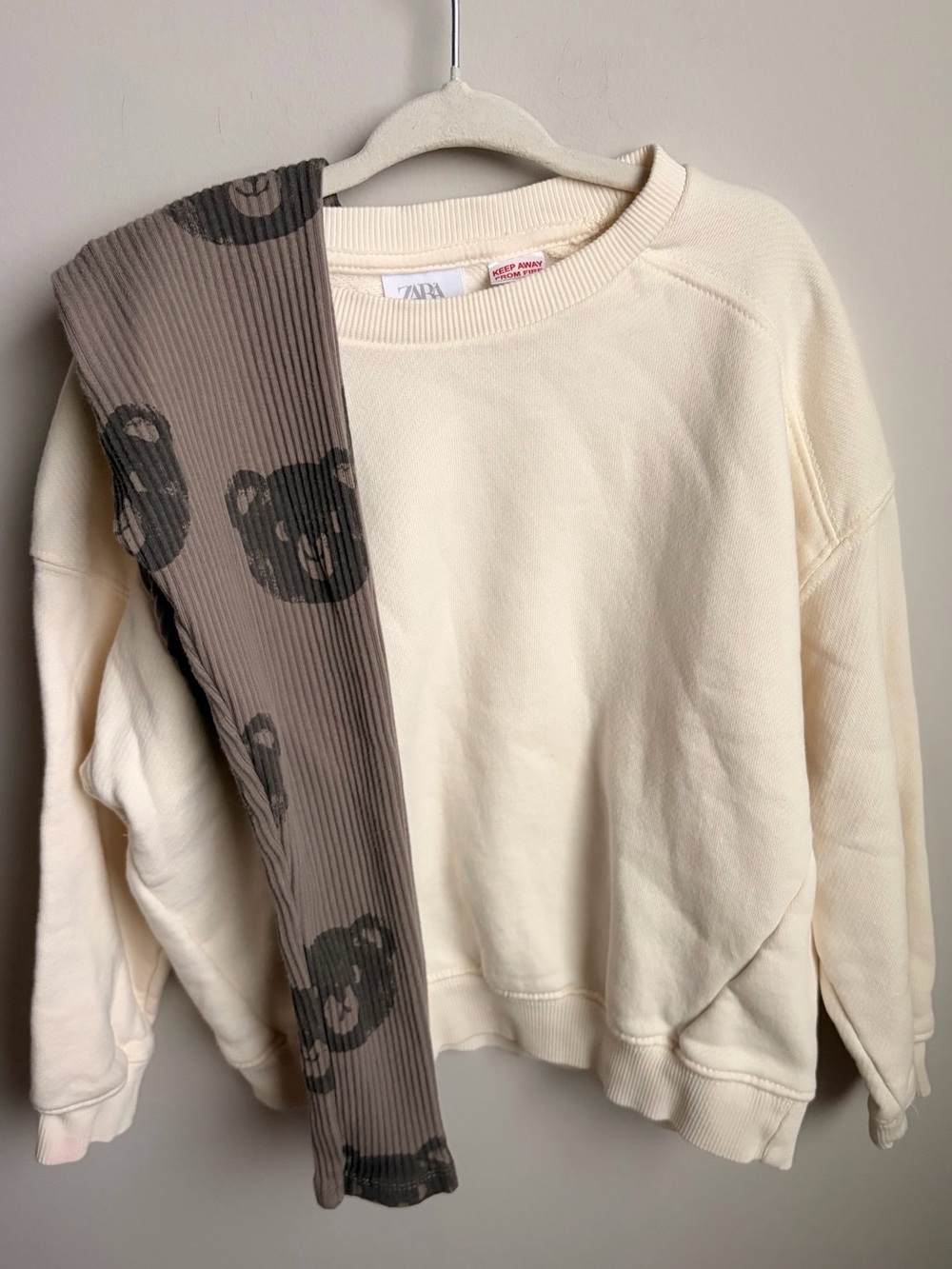 Zara Cream Crewneck Pullover and leggings
